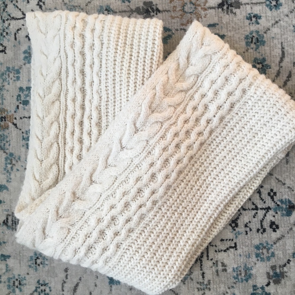 Club Monaco Cream Micaila Cable Knit Infinity Scarf (Wool, Alpaca)